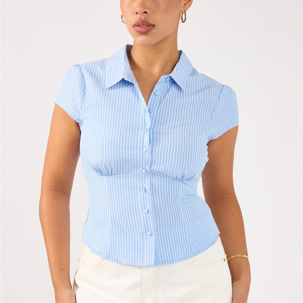 SOLD Perfect Stranger Blouse - SERENA FITTED SHORT SLEEVE SHIRT LIGHT BLUE